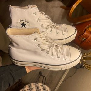 Women’s platform chucks. Like new.